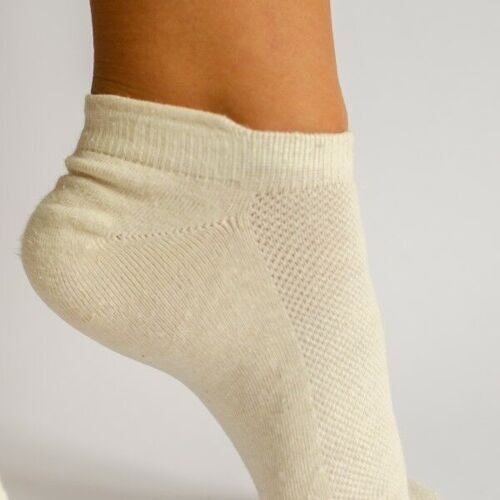 Короткие носки из конопли, светлые