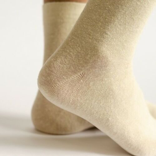 Светлые носки из конопли